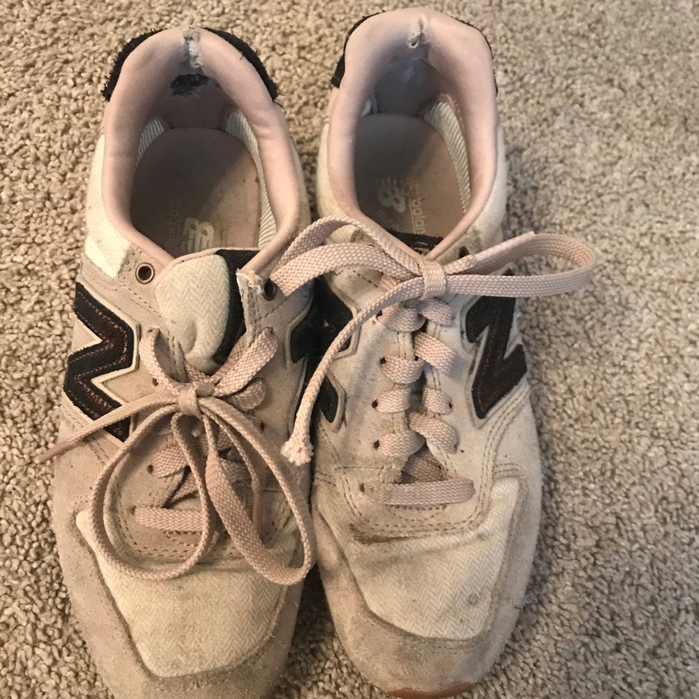 new balance tennishoes